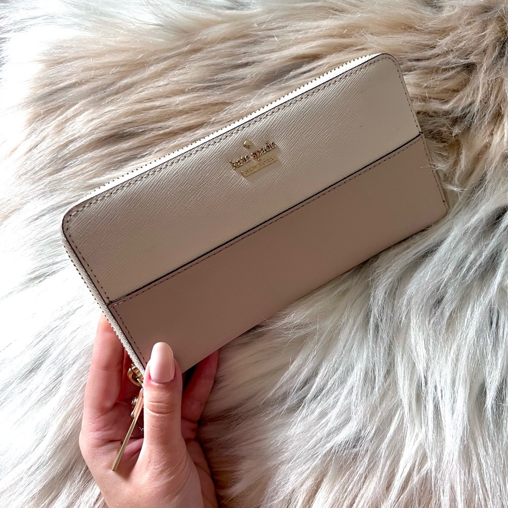 Authentic Kate Spade Zipper Wallet - Picture 2 of 4